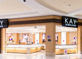 Signet stock price surges, but a risky pattern points to a crash