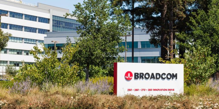 Broadcom shares surge 10% after Q1-print: buy, sell or hold?