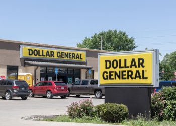 How Dollar General can fight back against Walmart’s market dominance