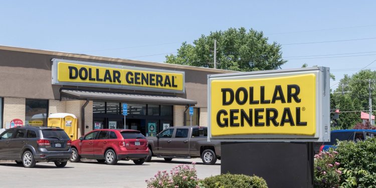 How Dollar General can fight back against Walmart’s market dominance