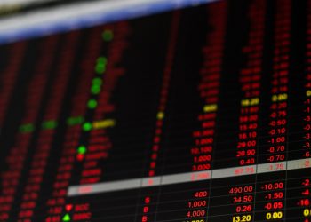 Asian stocks jittery on Monday: Nikkei flat, Hang Seng continues losing streak