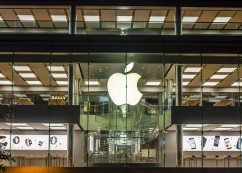 Apple stock price forecast: major concerns remain