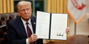 President Trump reconsiders 50% tariff hike as Ontario pauses energy charge