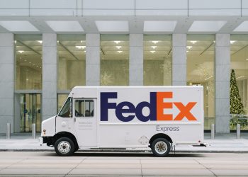 FedEx stock dips after weak earnings: opportunity or red flag?