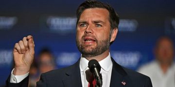 JD Vance says he was confronted by pro-Ukrainian protesters while walking with toddler daughter