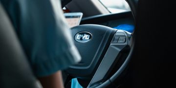 BYD targets doubling overseas sales in 2025 to 800,000 amid global expansion