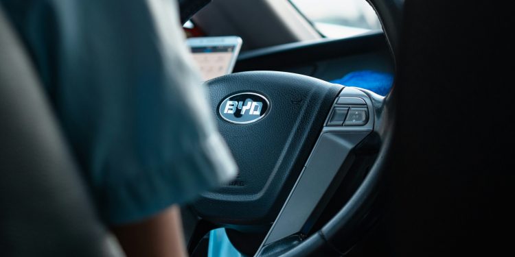 BYD targets doubling overseas sales in 2025 to 800,000 amid global expansion