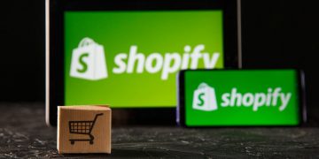 Shopify stock price giant megaphone points to a strong surge
