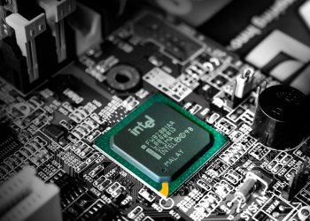 Intel rockets 15% on new CEO appointment: buy, sell or hold?