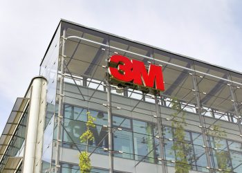 3M stock price analysis: buy, sell, or hold ahead of earnings