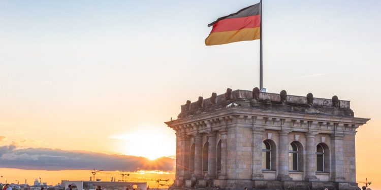 DAX, FTSE MIB, AEX, IBEX 35, SMI indices crashed: buy the dip?