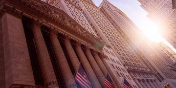 JEPI ETF put to the ultimate test: is it beating VOO and SPY?