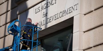 Democrats propose bill to prevent Trump from relocating federal agencies outside DC