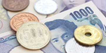 Yen falls to 2-week low after US announces 25% tariff on Japan