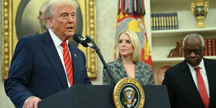 US appeals court blocks Trump contempt proceedings ordered by Boasberg