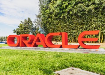 Why Oracle stock tanked over 6% on Friday