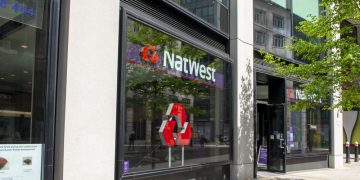 NatWest share price forecast ahead of Q3 earnings: buy or sell?