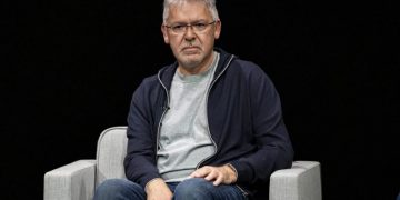 Apple’s AI chief abruptly steps down