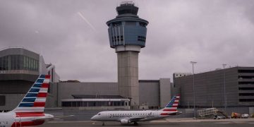FAA investigates airlines for potential flight cut compliance violations during government shutdown