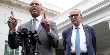 House Democrats mutiny Schumer’s deal with White House, threatening longer shutdown