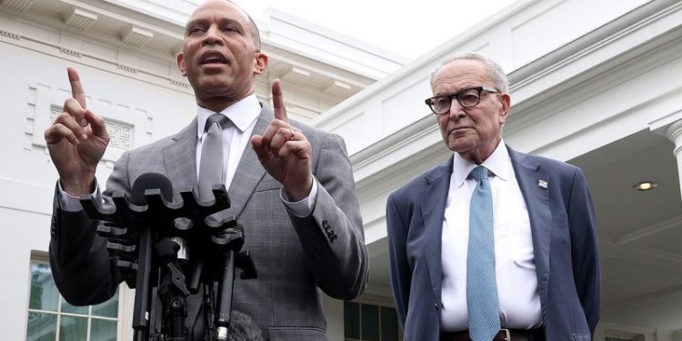 House Democrats mutiny Schumer’s deal with White House, threatening longer shutdown