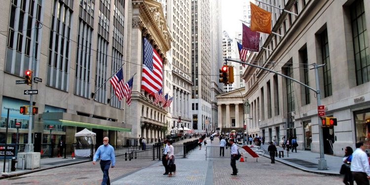 US stocks close mixed as Nvidia, Intel rally keeps chip trade alive