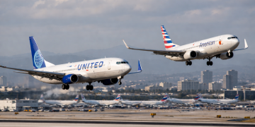Top reasons a United Airlines and American merger is unlikely to happen