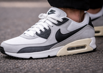 Nike shares sink as weak outlook and China slump hit recovery